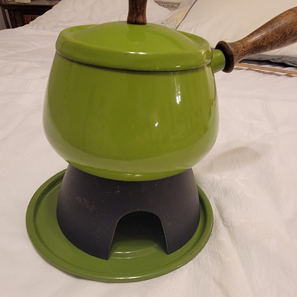 VTG Enamelware Avocado MCM Wood Handle Cookware Fondue Pot Country Farmhouse
